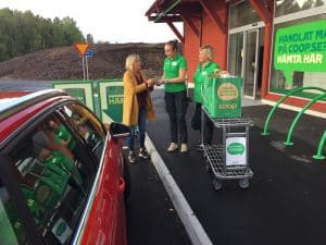 Paketskåp och drive-thru när Coop lanserar utlämning i butik